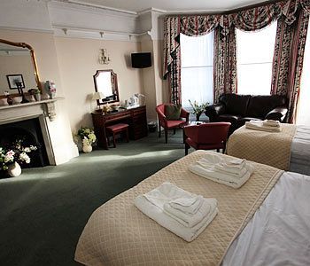 Castle House 3* Canterbury