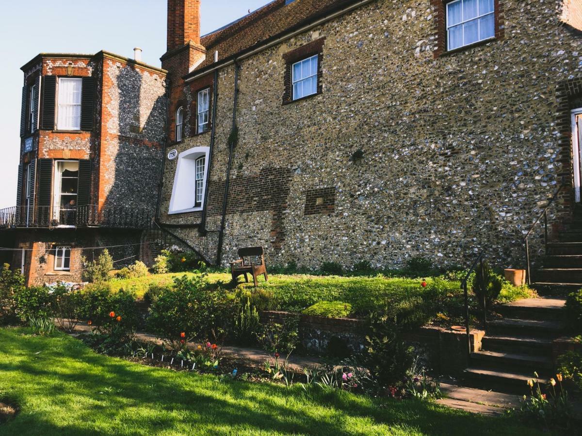 Castle House Hotel 3*